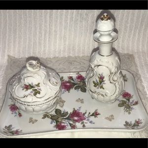 Vintage Bond Ware Vanity set